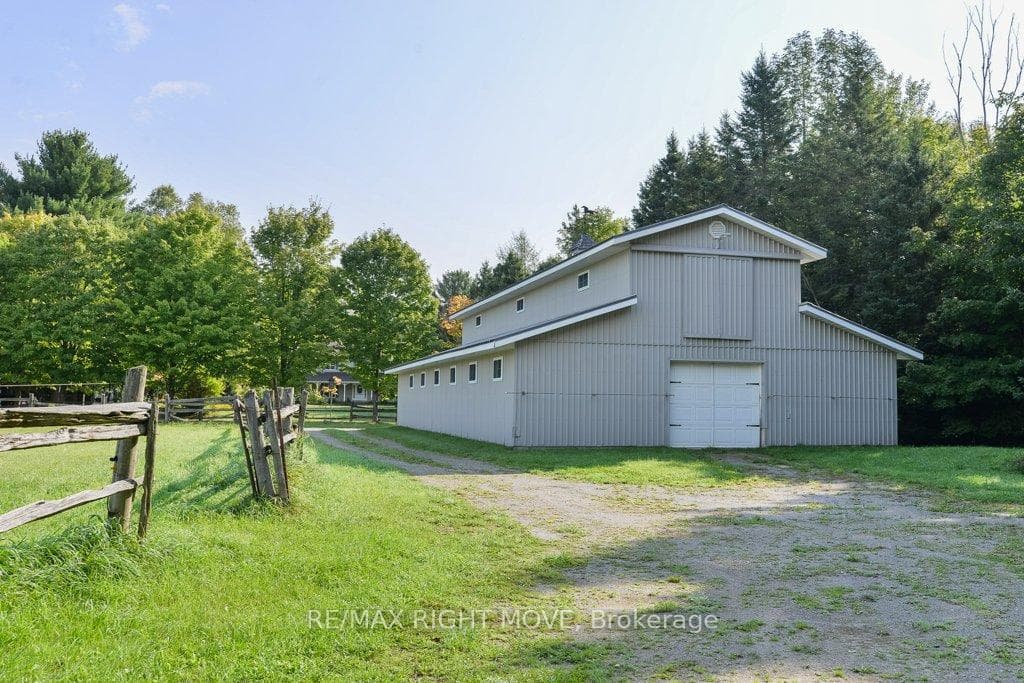 1390 Warminster Side Road photo 9