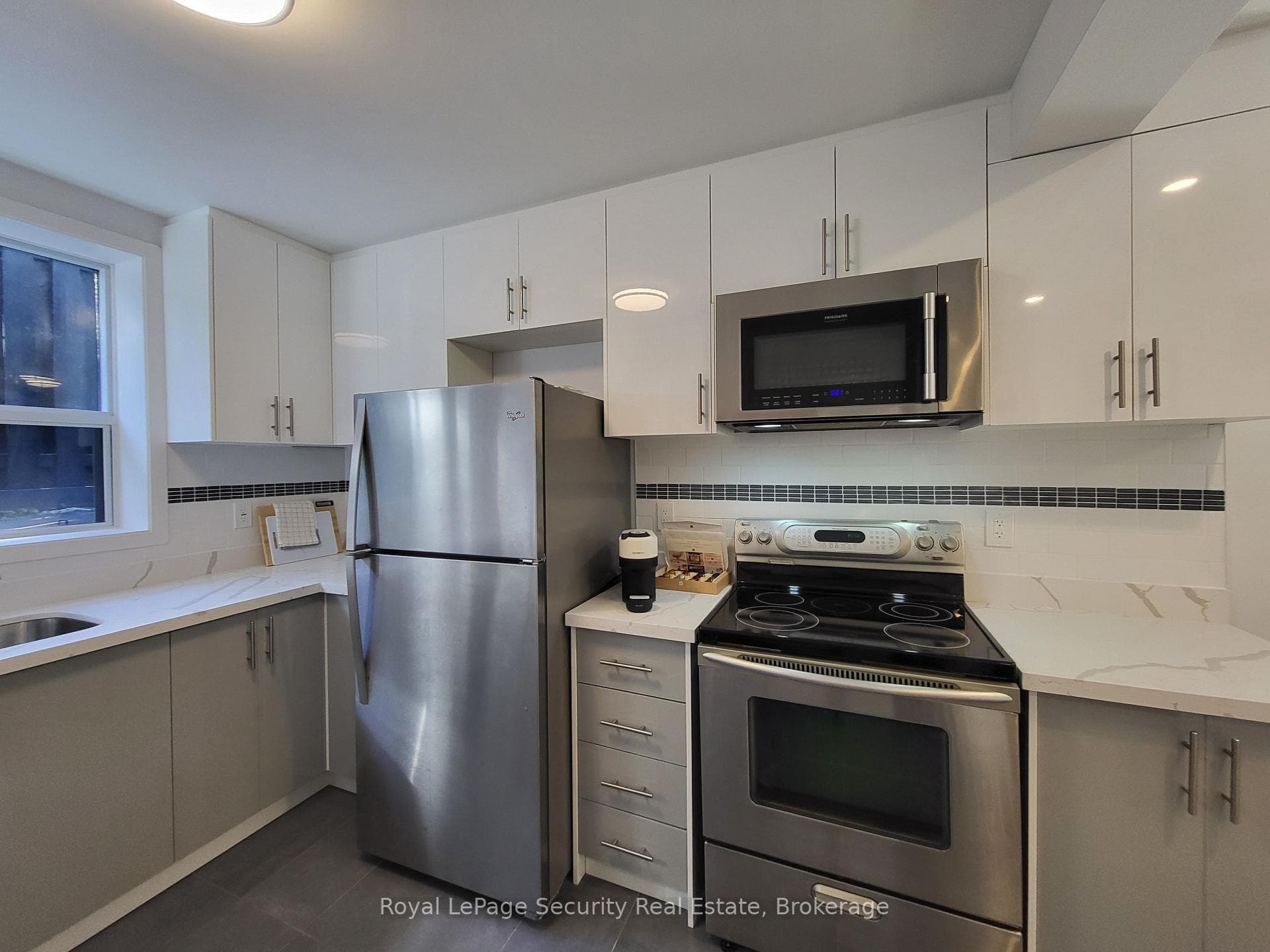 328 Lakeshore Road Unit 2 photo 2