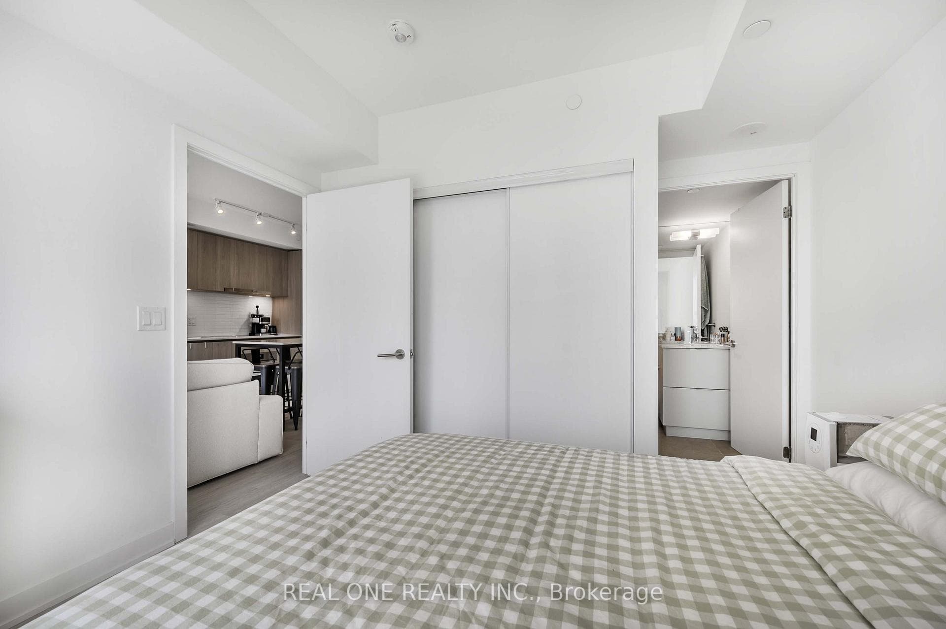 47 Mutual Street Unit 2301 photo 15