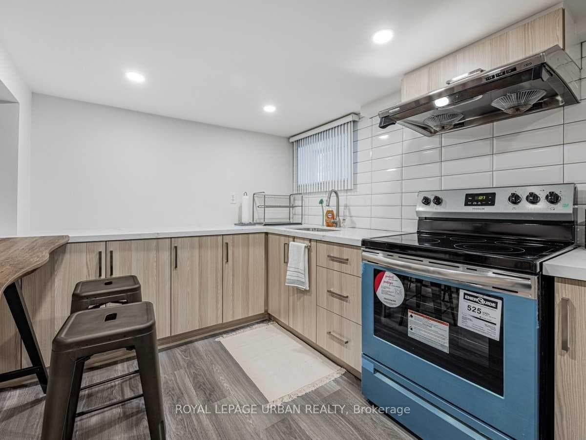 377 Mortimer Avenue Unit Bsmt photo 8