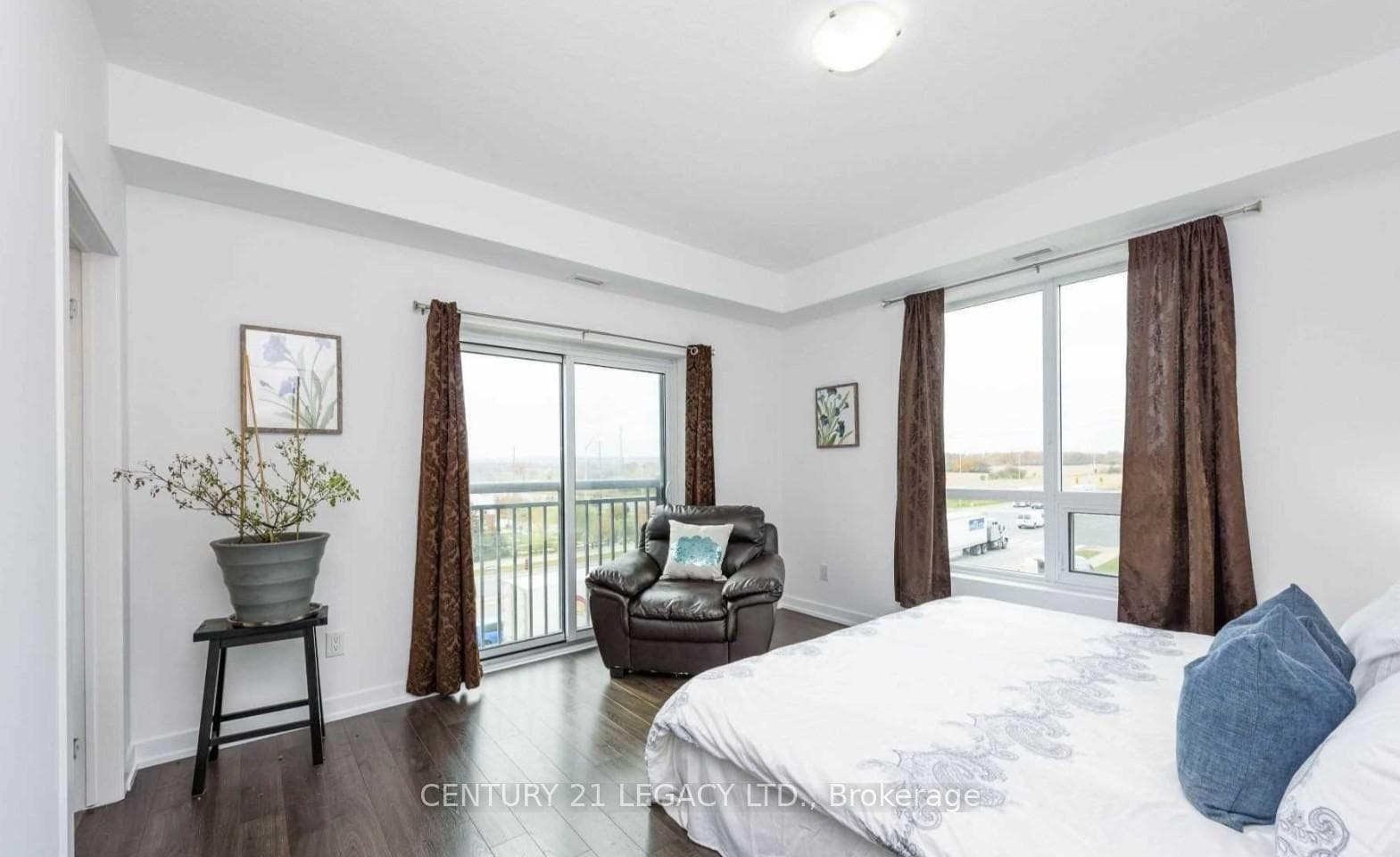 2490 Old Bronte Road Unit 322 photo 12