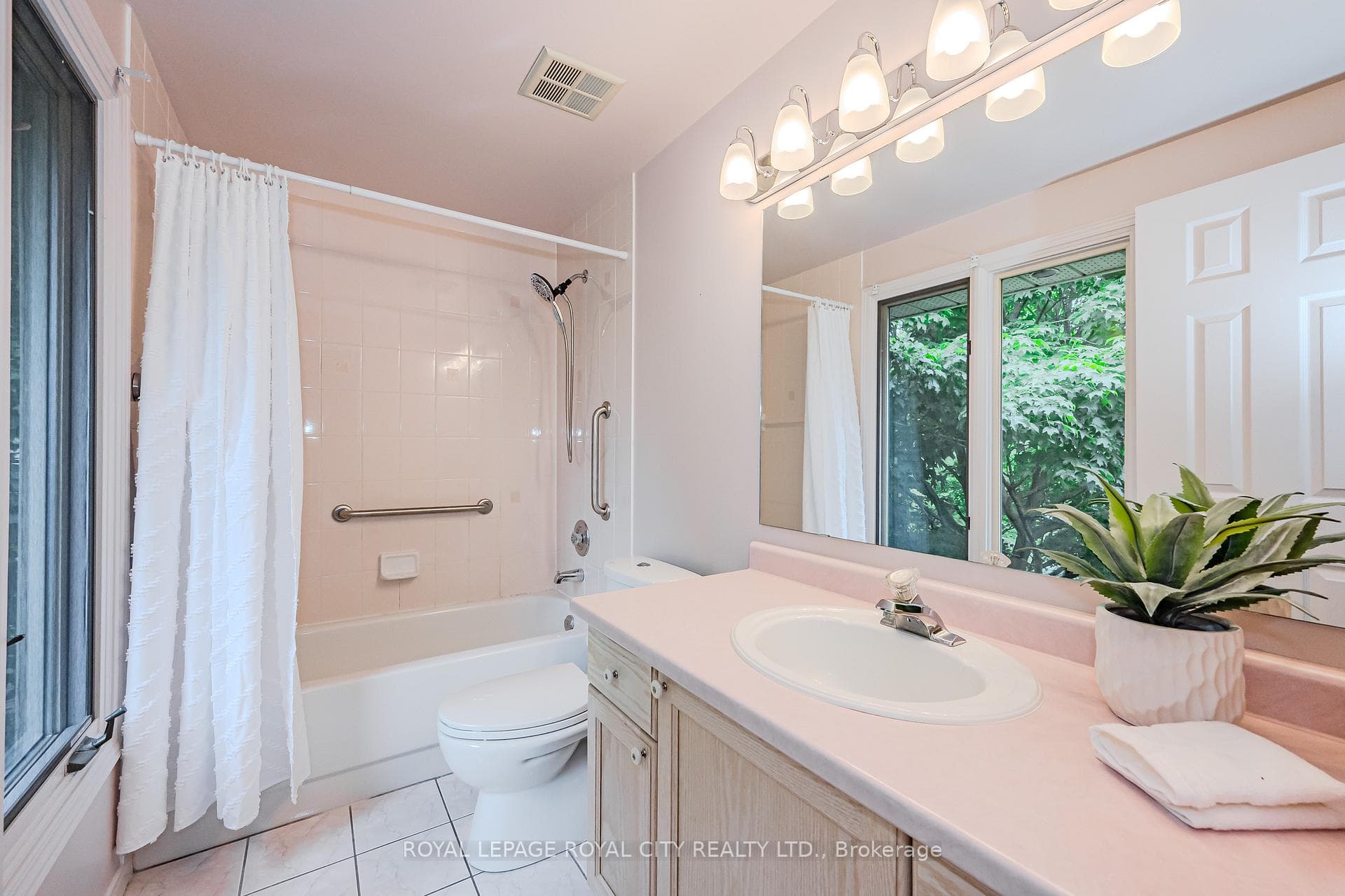 941 Gordon Street Unit 64 photo 26