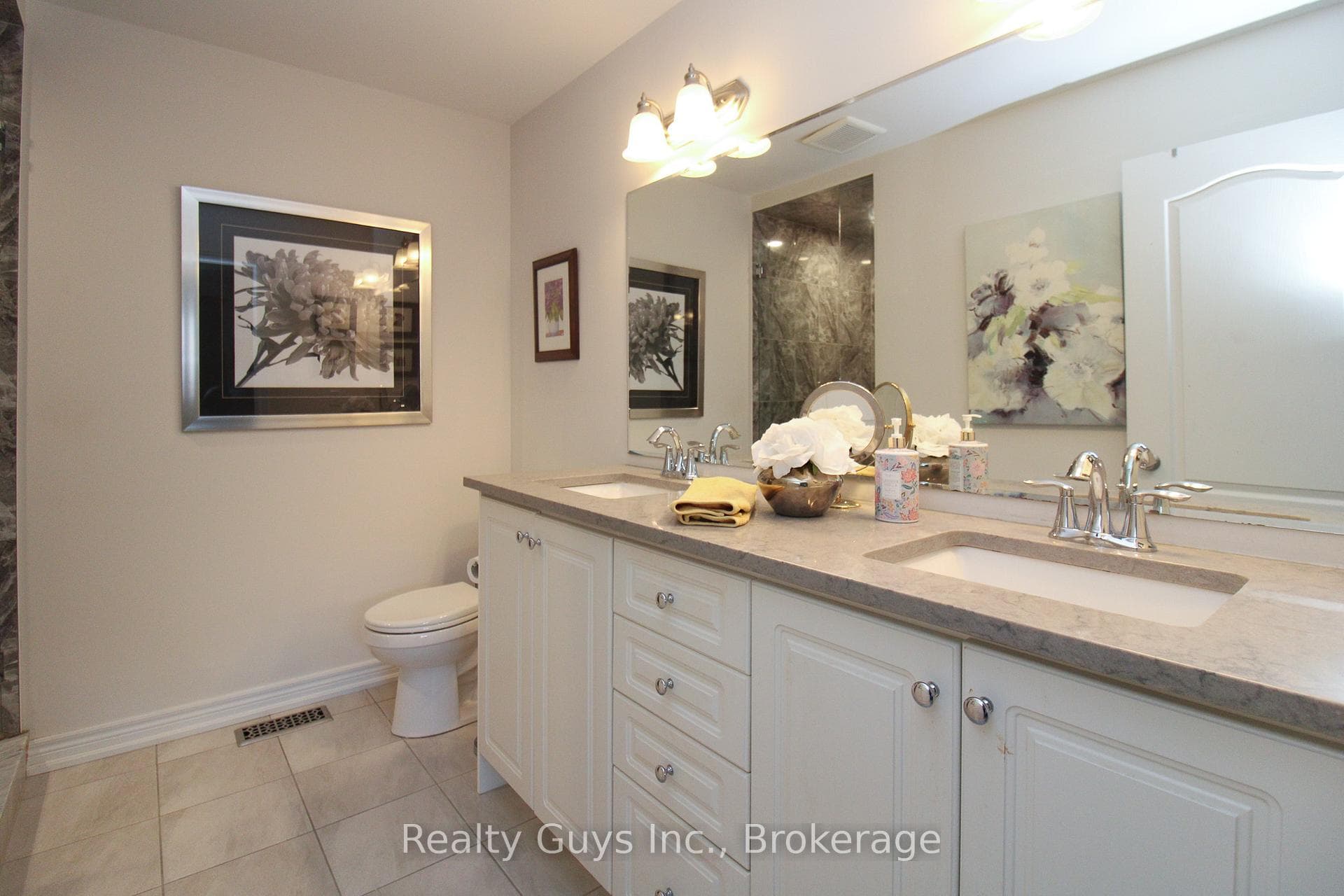 570 Grange Way photo 29