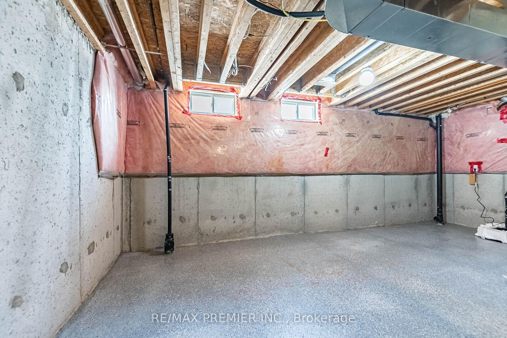 595 Grant Way photo 25