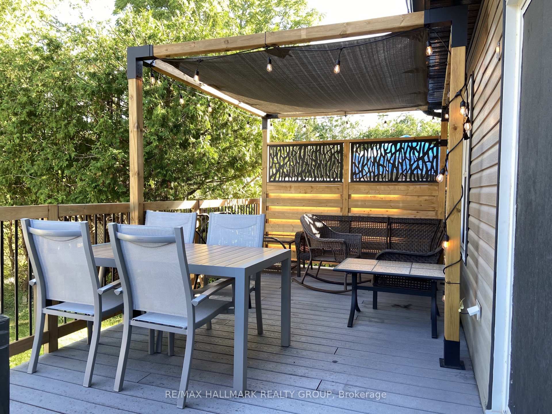 Spacious Deck with Pergola (Summer '24)