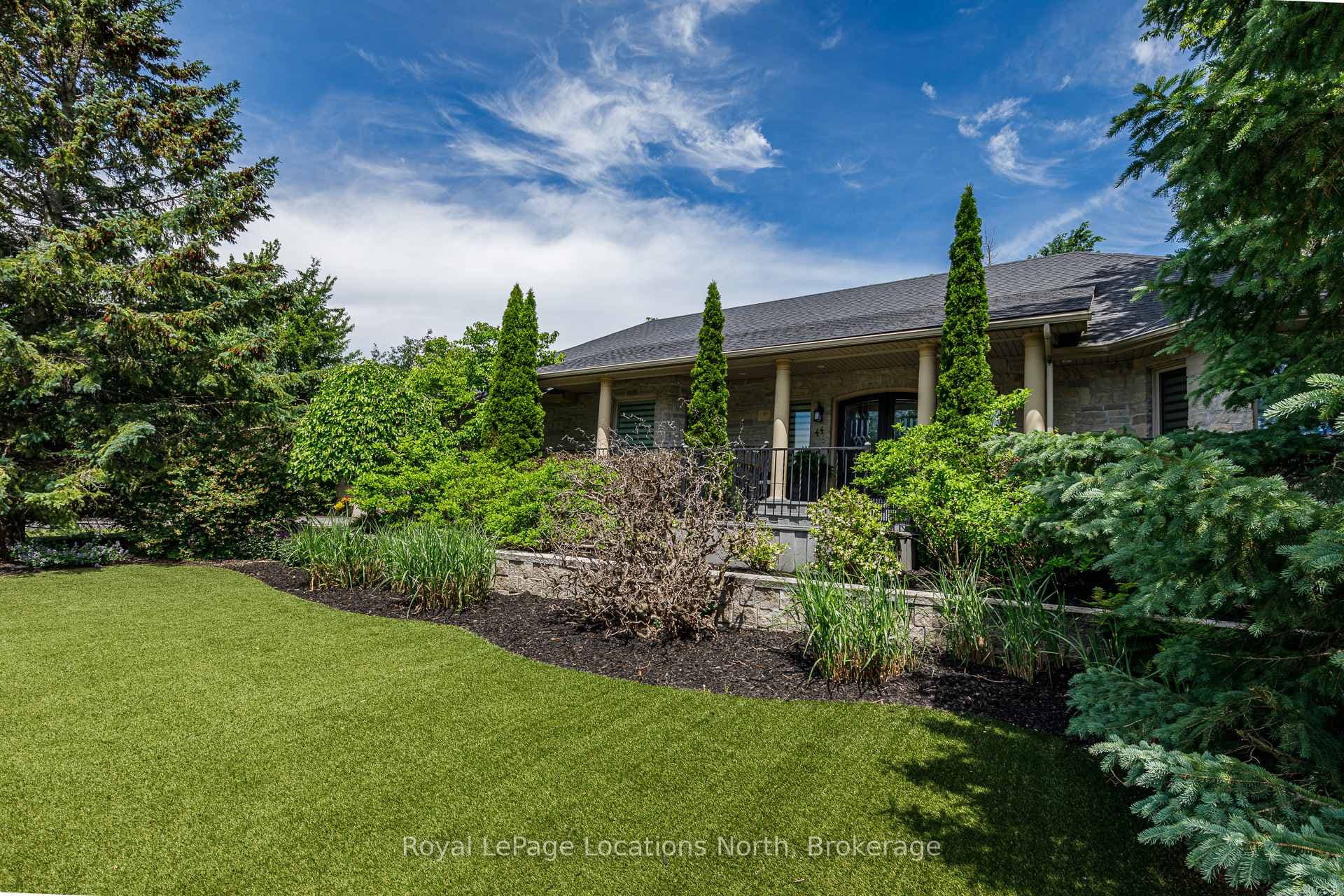 44 Blackburn Avenue photo 8