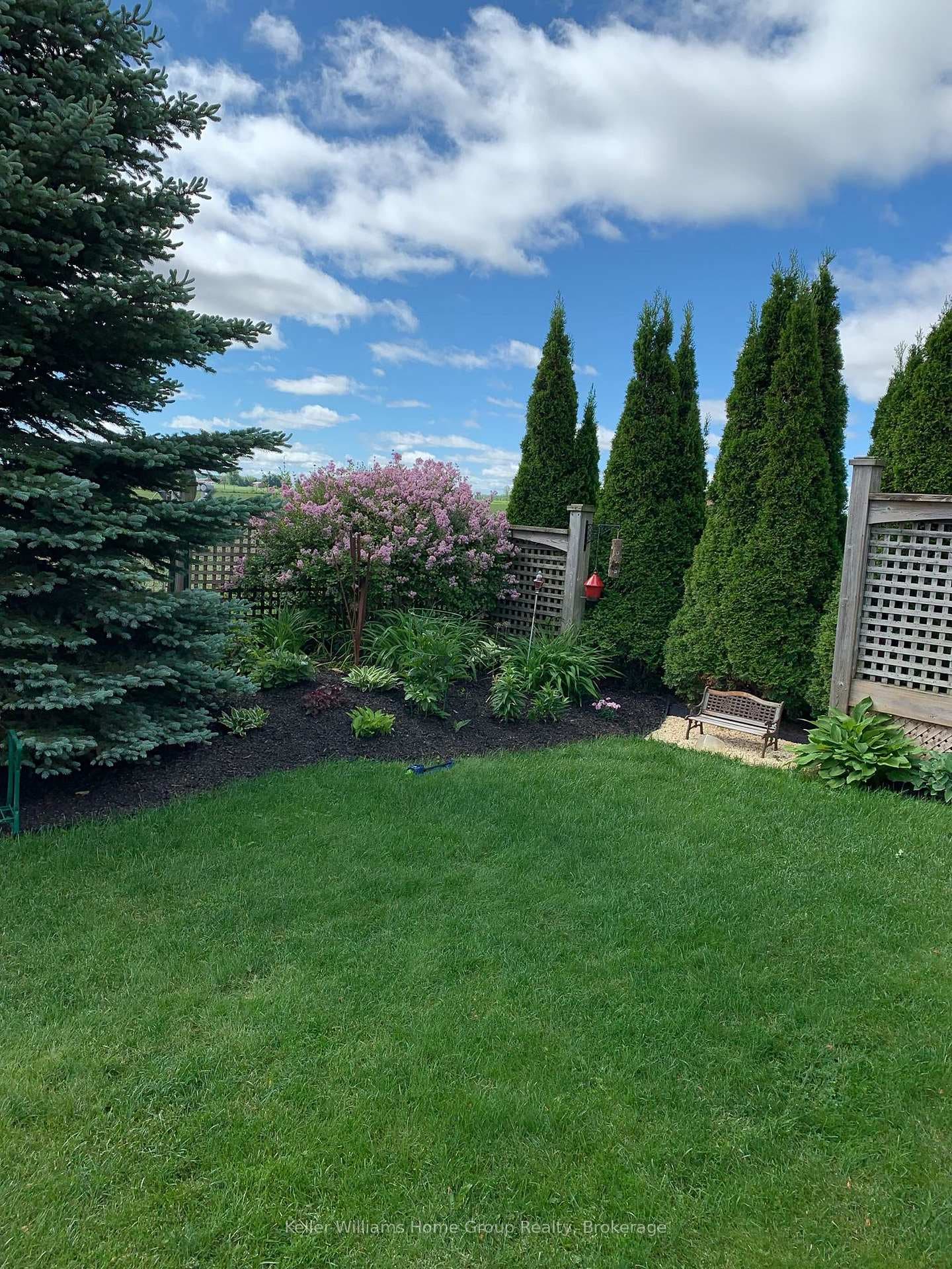 550 MAPLE Avenue photo 3