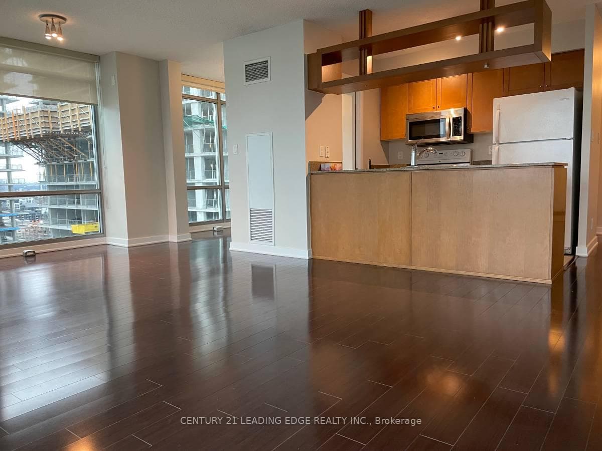 81 Navy Wharf Court Unit 3105 photo 5