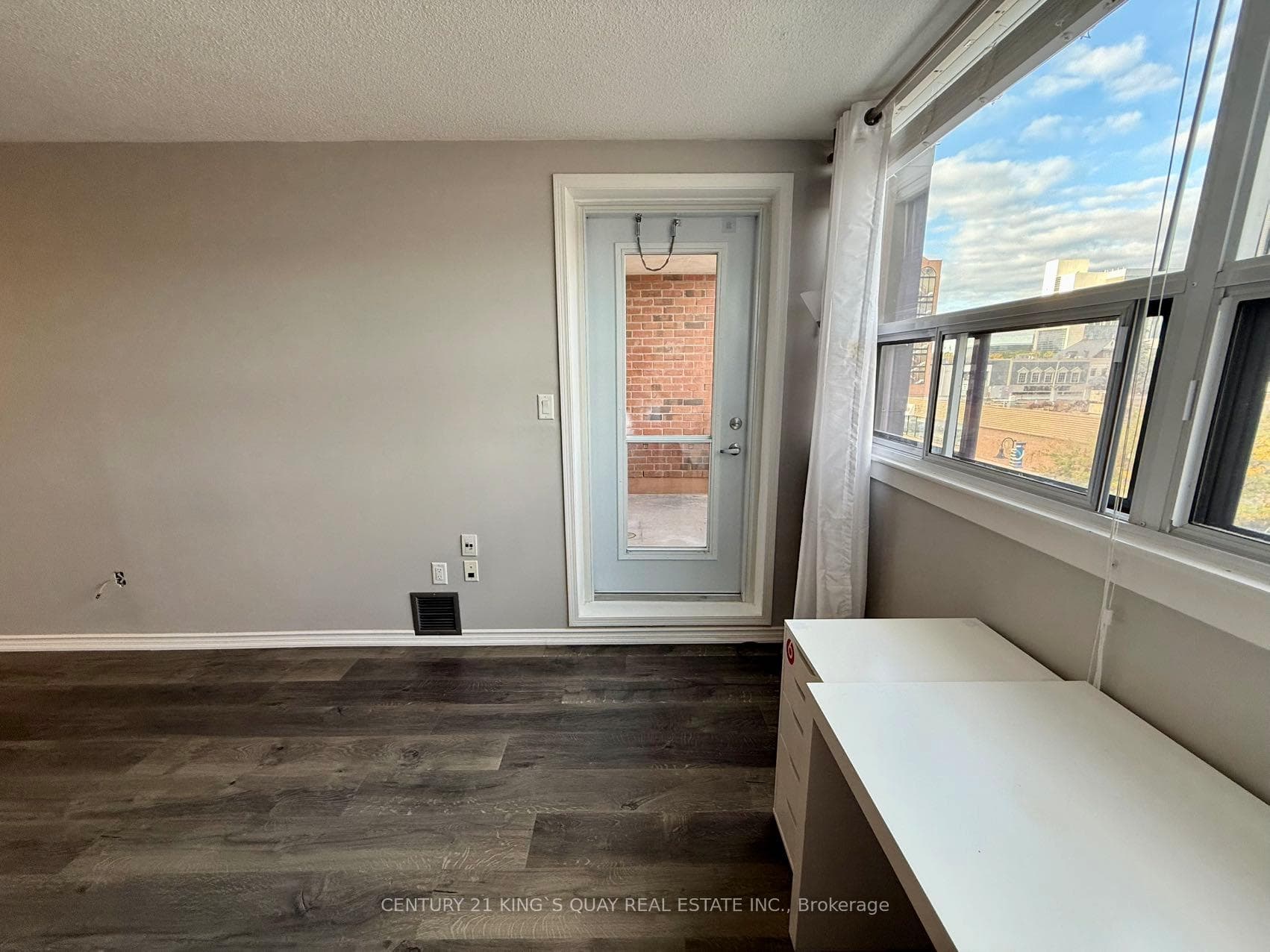 80 Athol Street Unit 405 photo 6
