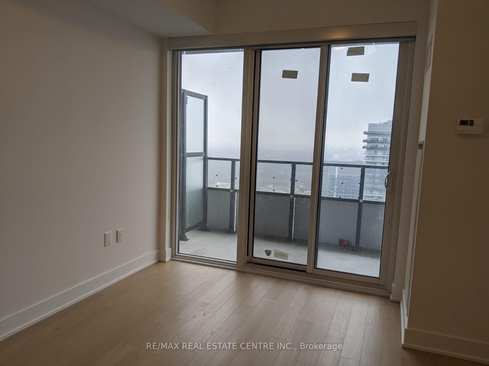 30 Shore Breeze Drive Unit 4906 photo 6