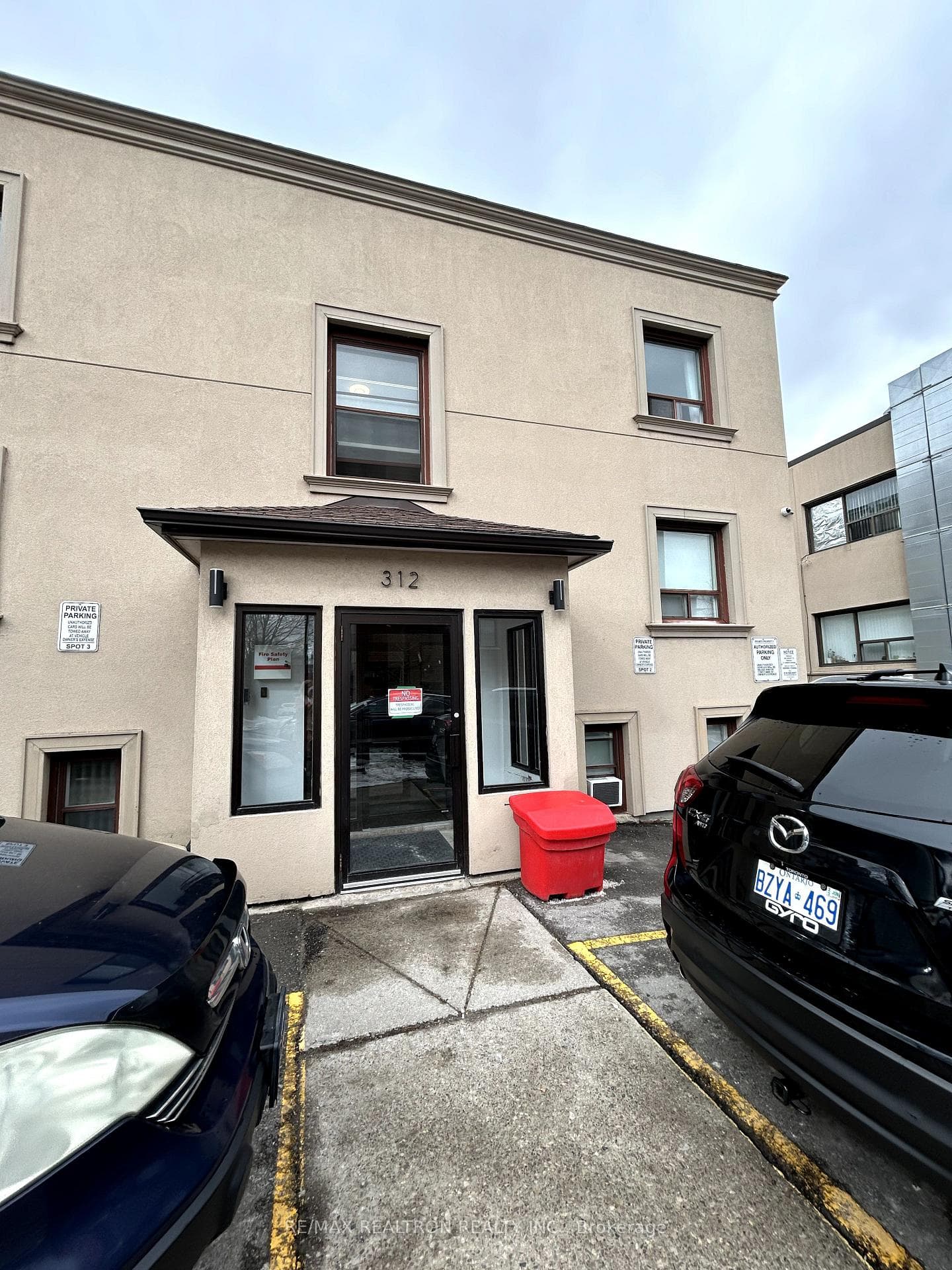 312 Douglas Avenue Unit 202 photo 1