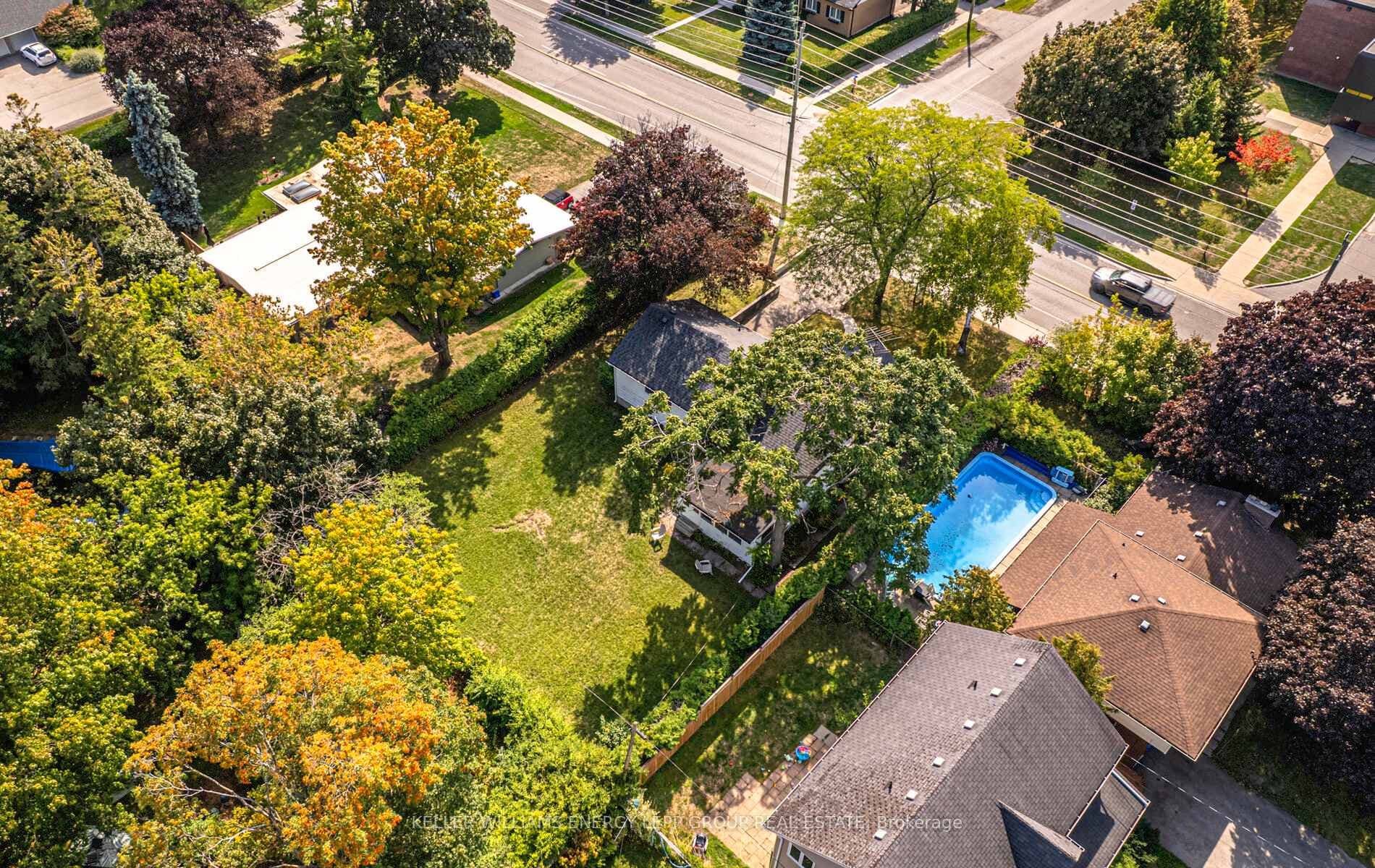 707 Henry Street photo 25