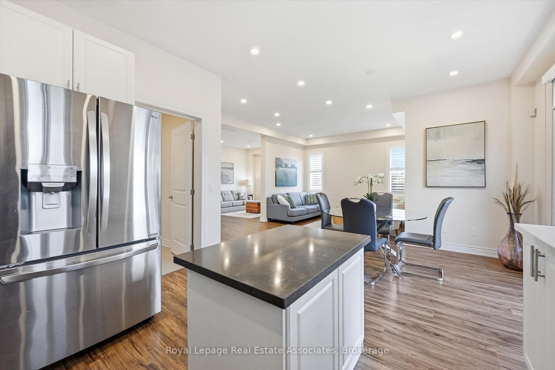 1 Southshore Crescent photo 12