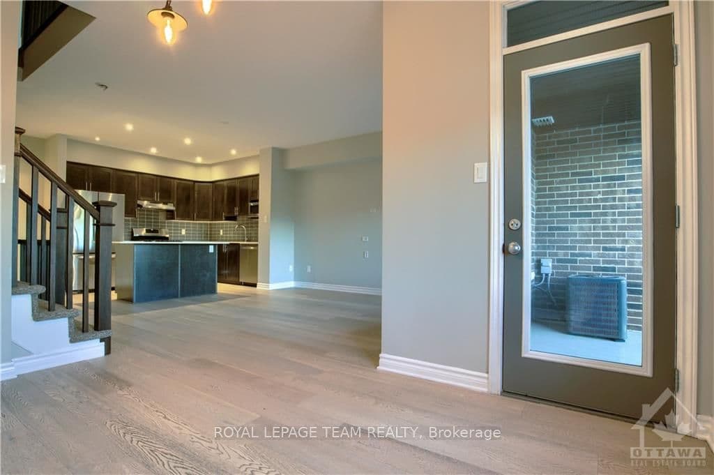 220 LEATHER LEAF Terrace photo 12