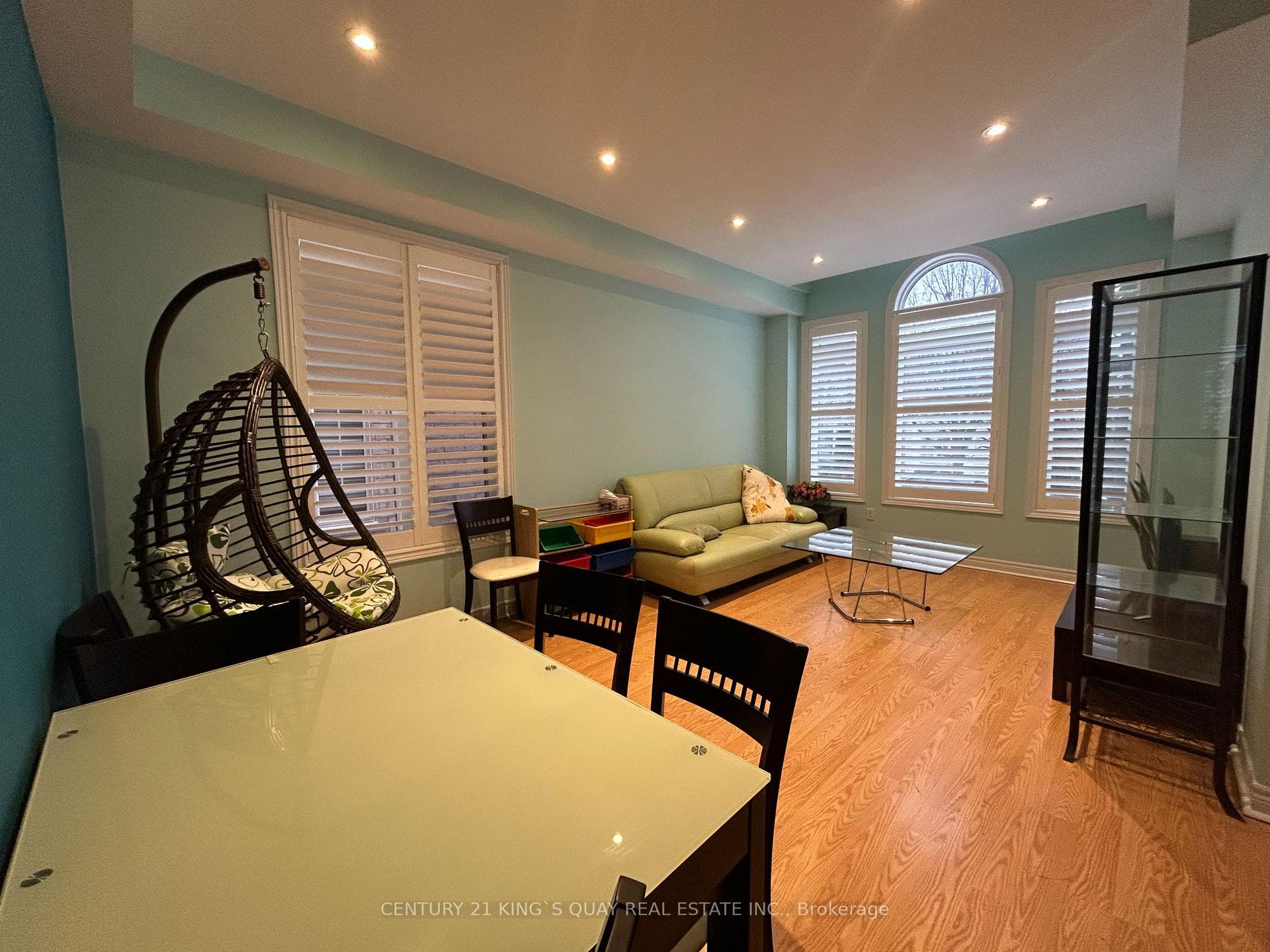 64 Innisvale Drive photo 2