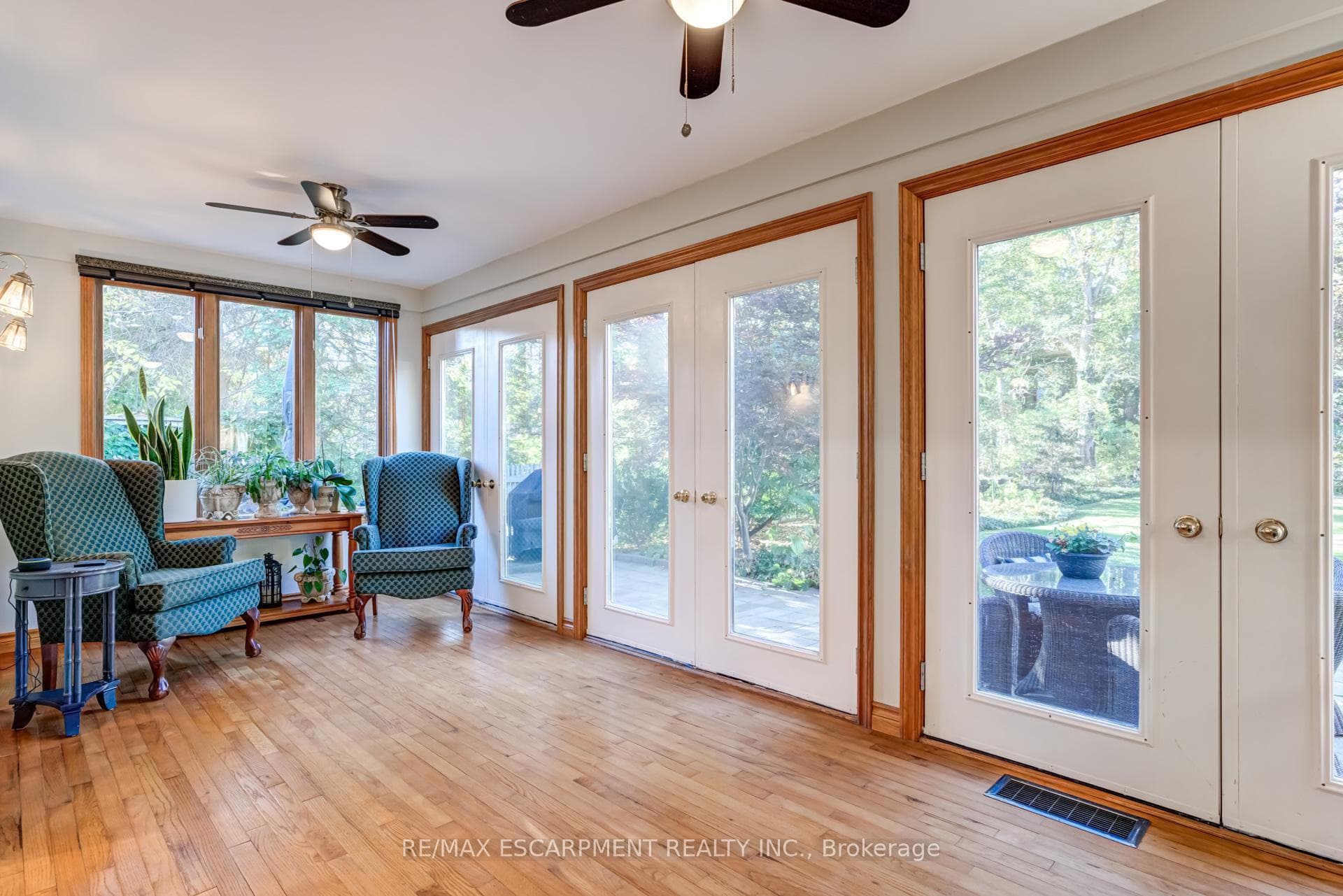 4271 Lakeshore Road photo 9