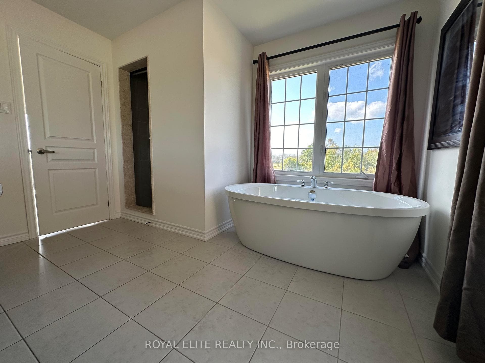 Master Bedroom Ensuite 4-PC