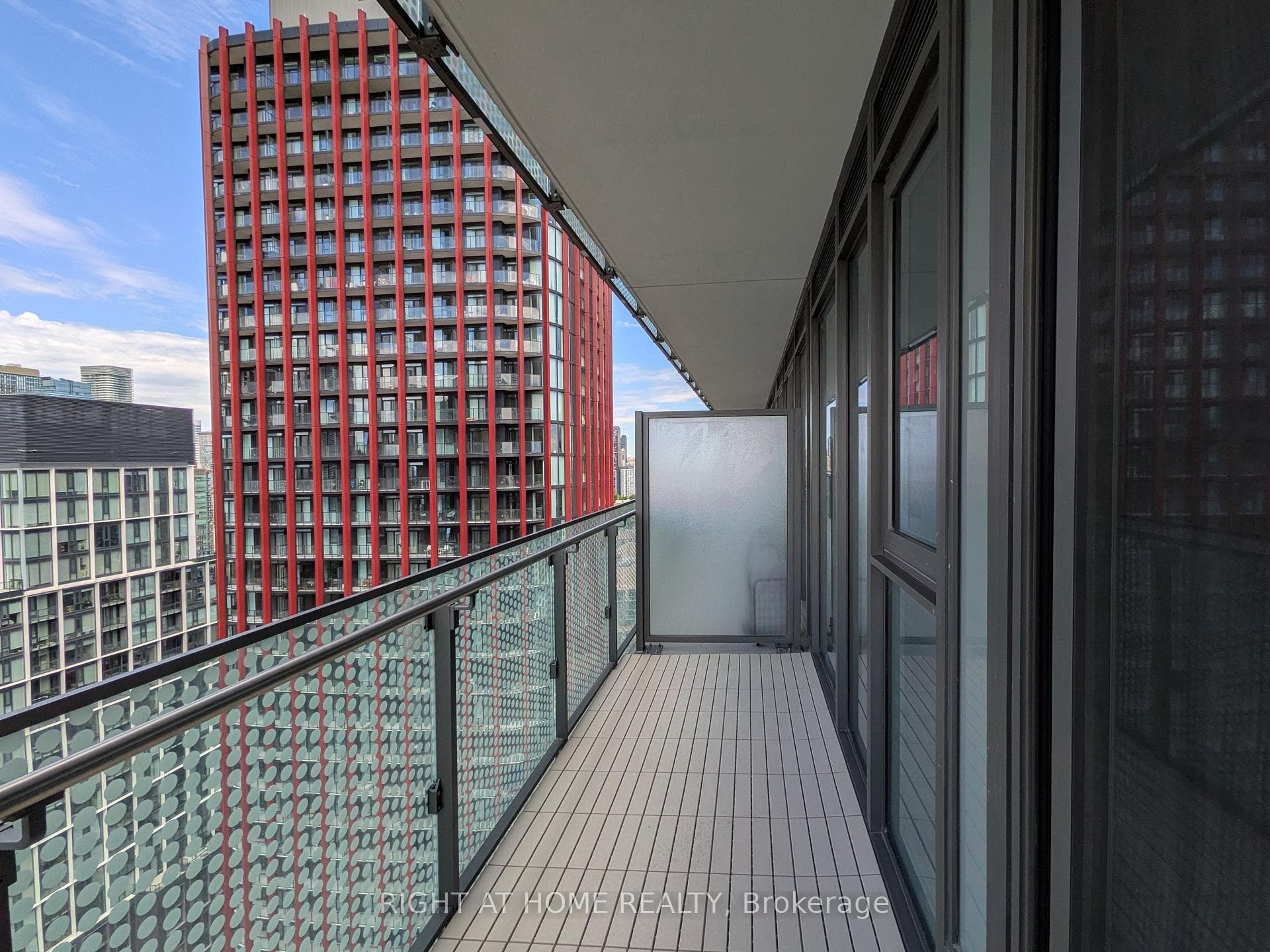 70 Princess Street Unit 2715 photo 4