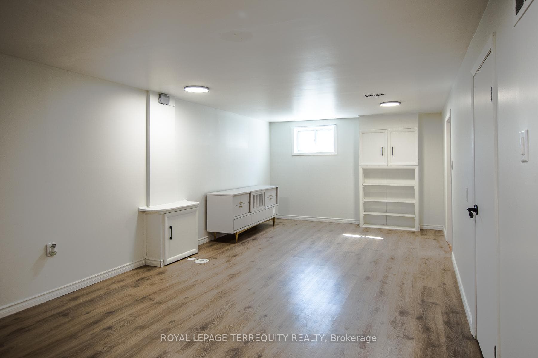 42 Sunray Crescent photo 16