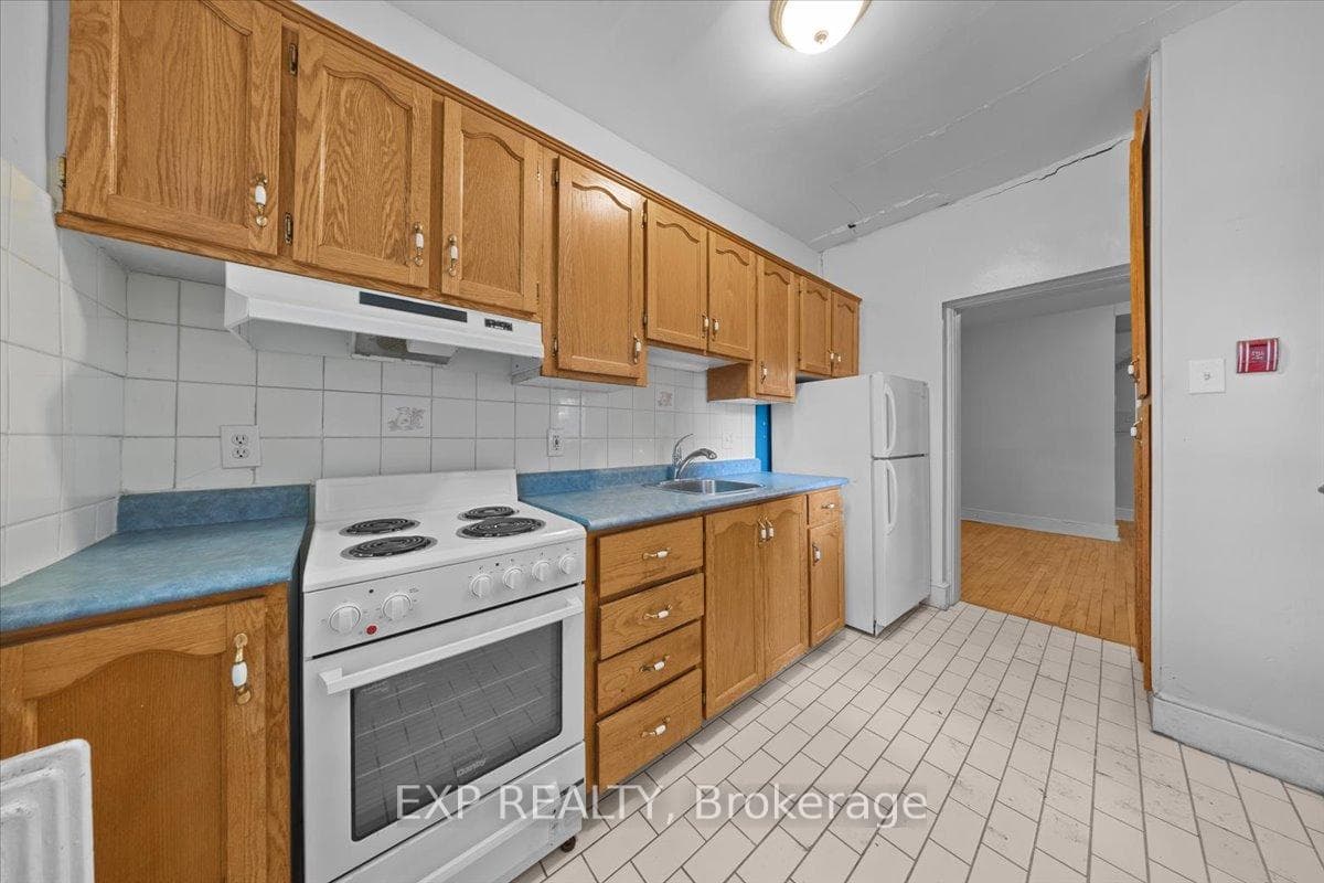 484 Gilmour Street Unit 1 photo 12