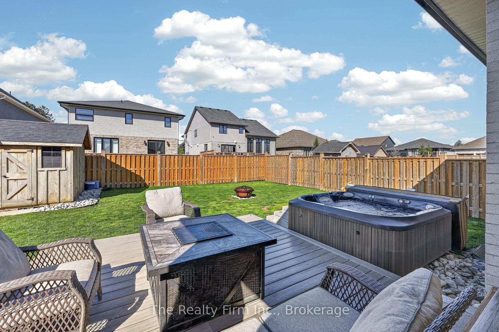 193 Hemlock Street photo 38