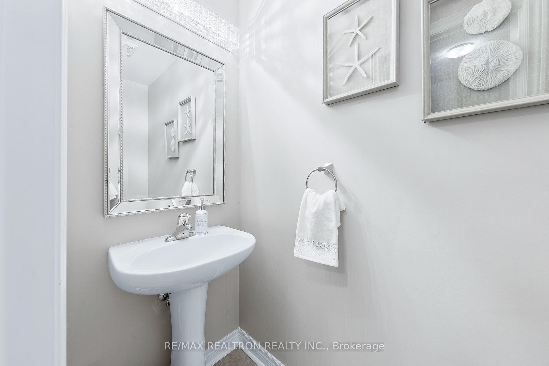 152 Foxwood Road photo 8