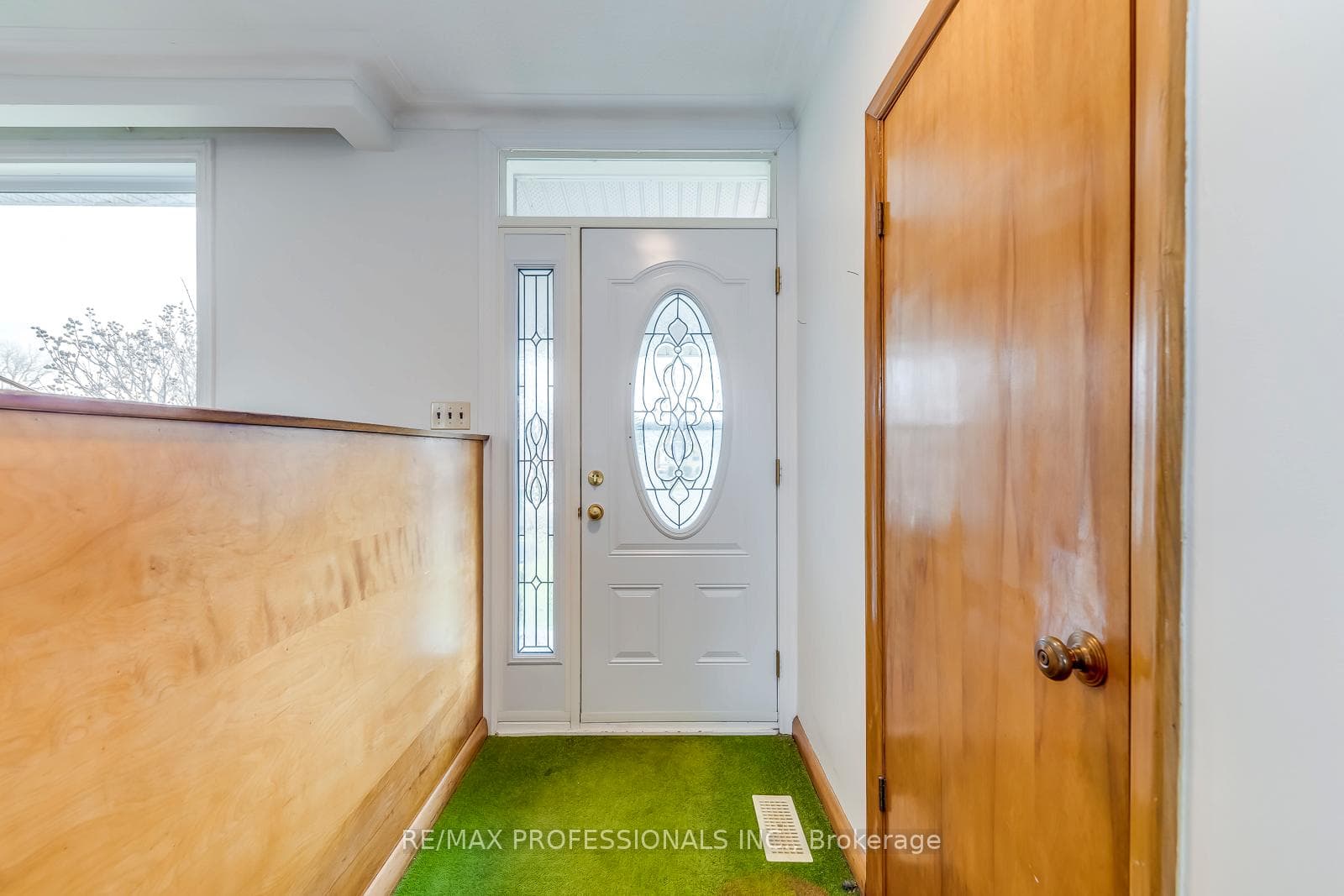 4022 Bloor Street photo 4