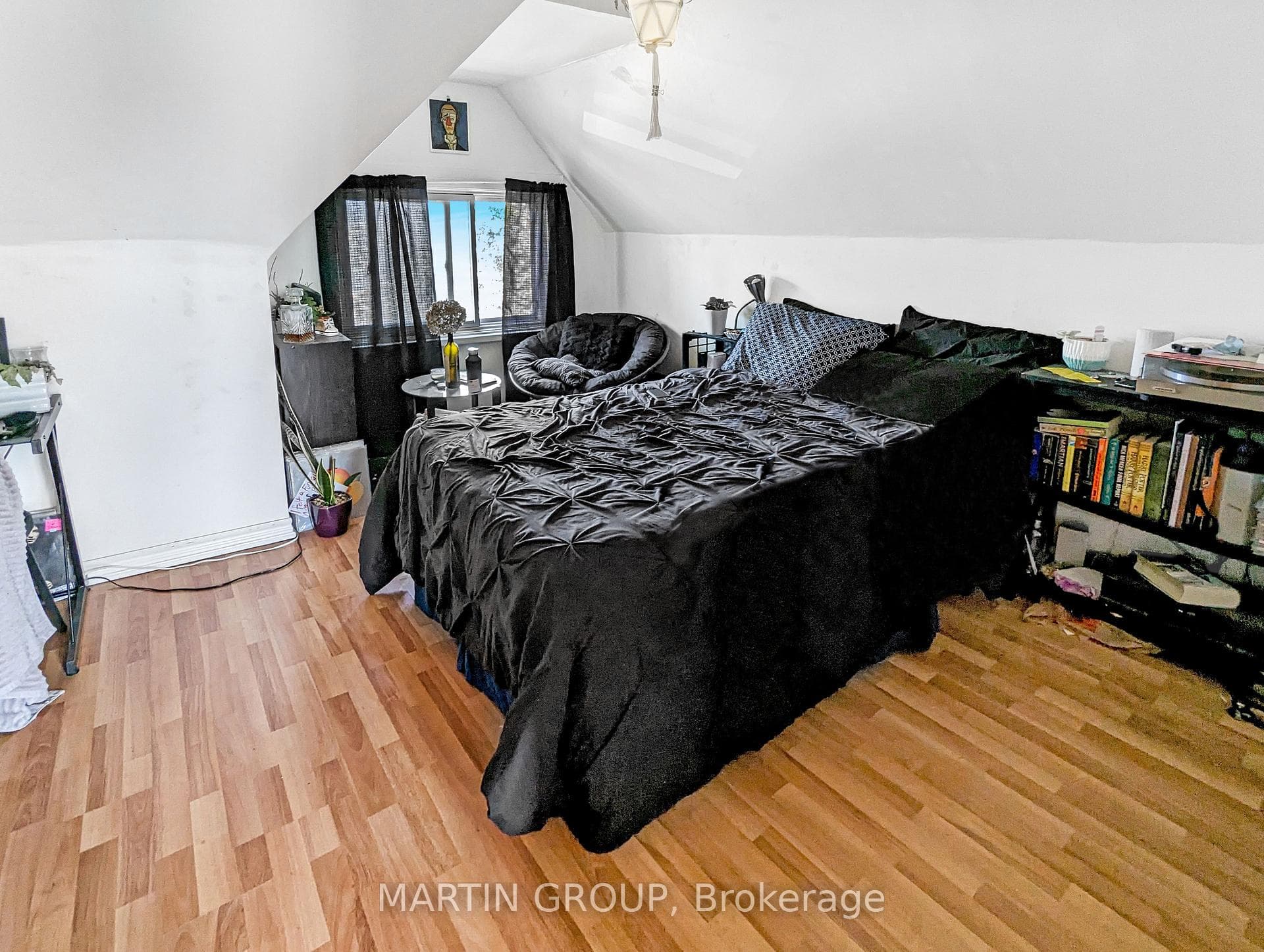 401 Clinton Street photo 8