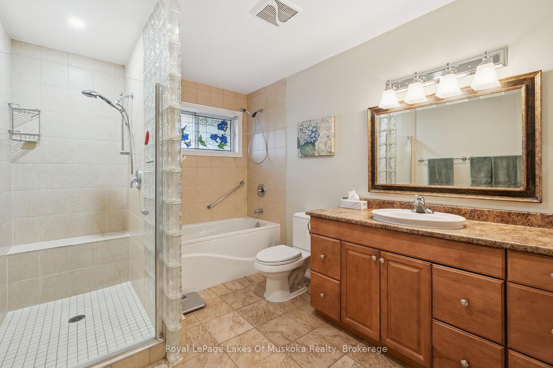 87 Laneige Avenue photo 25