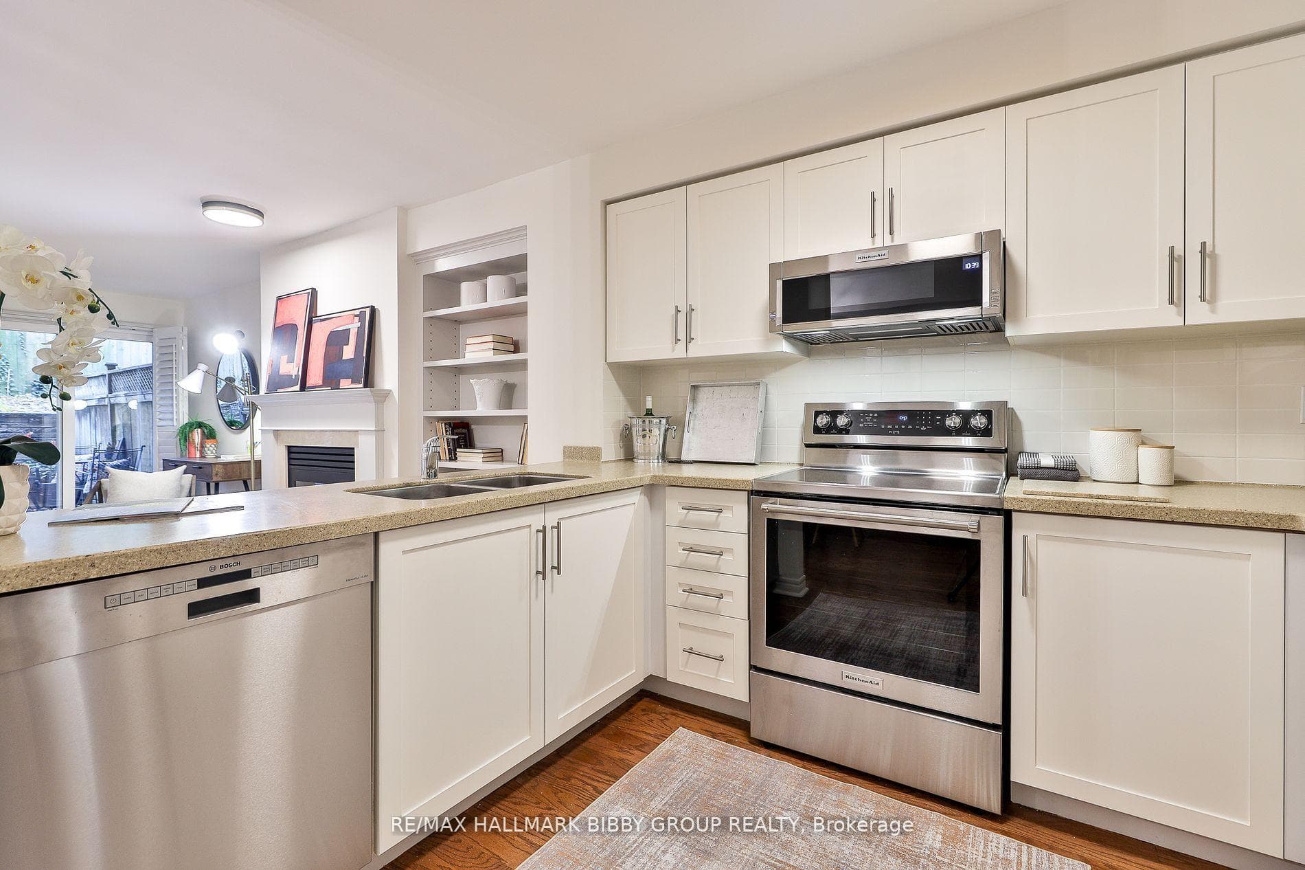232 St George Street Unit 8 photo 16