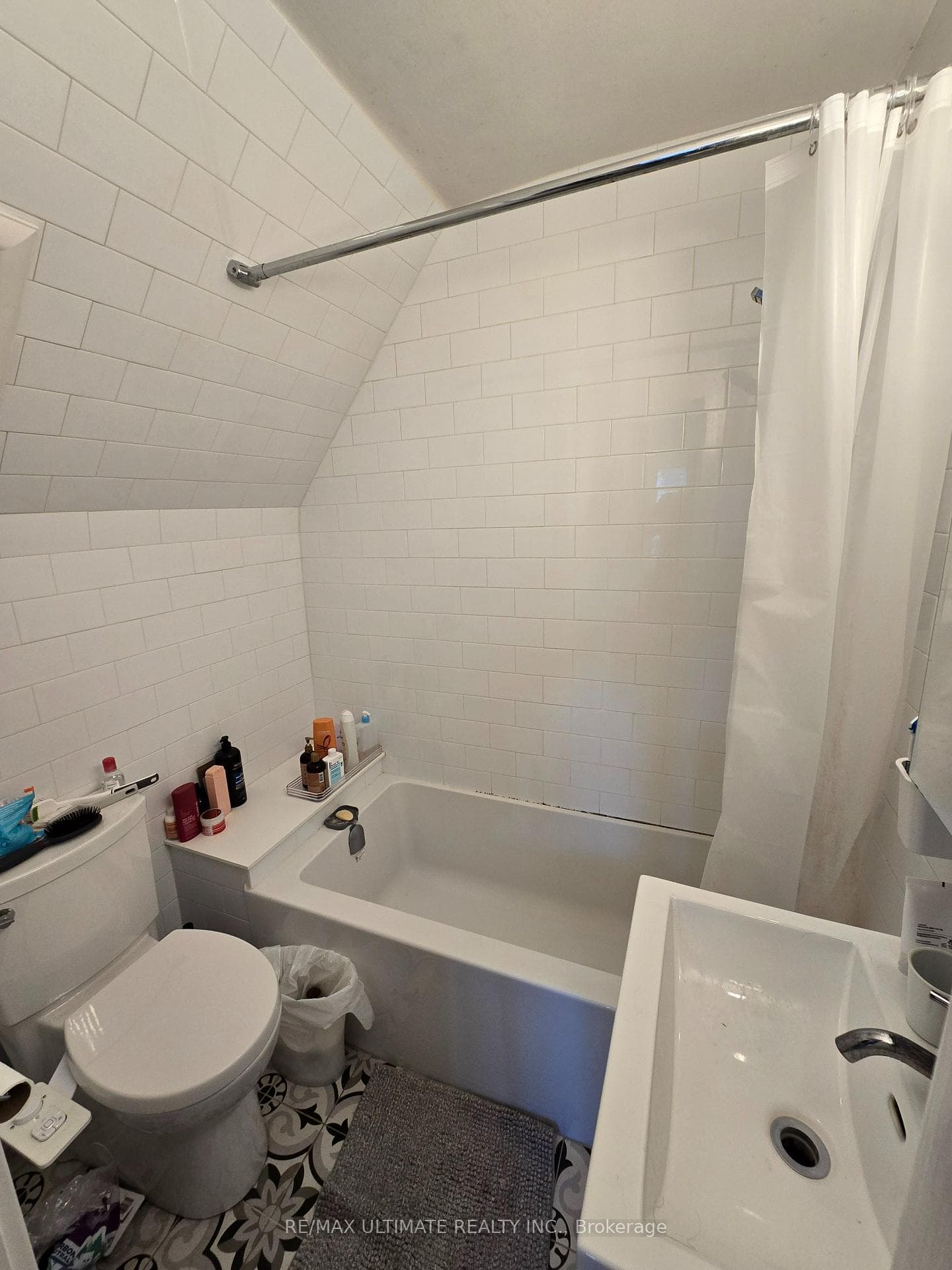 394 Sunnyside Avenue Unit 4 photo 6