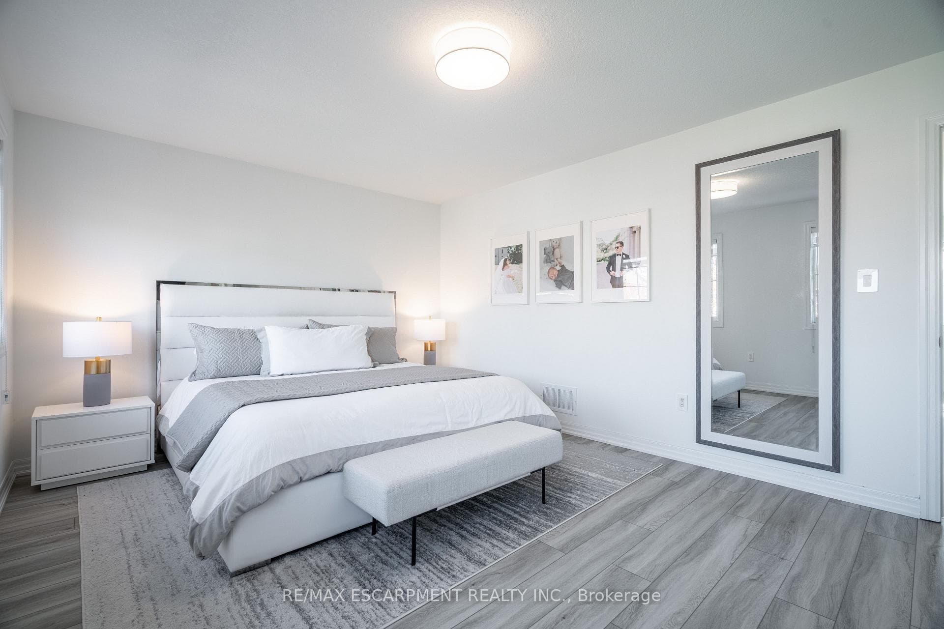 80 Montreal Circle photo 17
