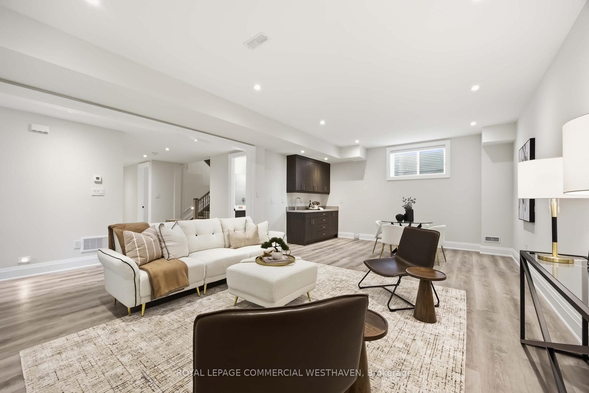 98 Charleswood Drive photo 22