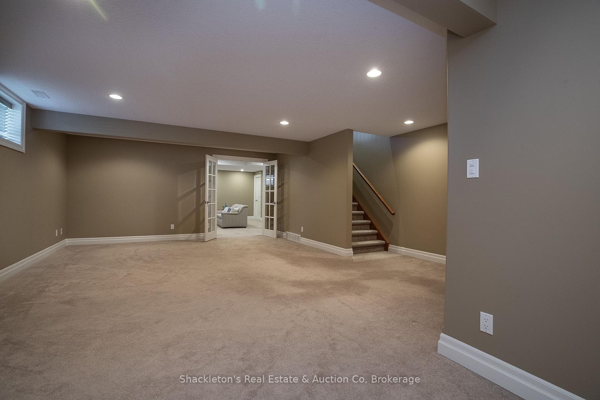 41 North Pointe Drive Unit 30 photo 25