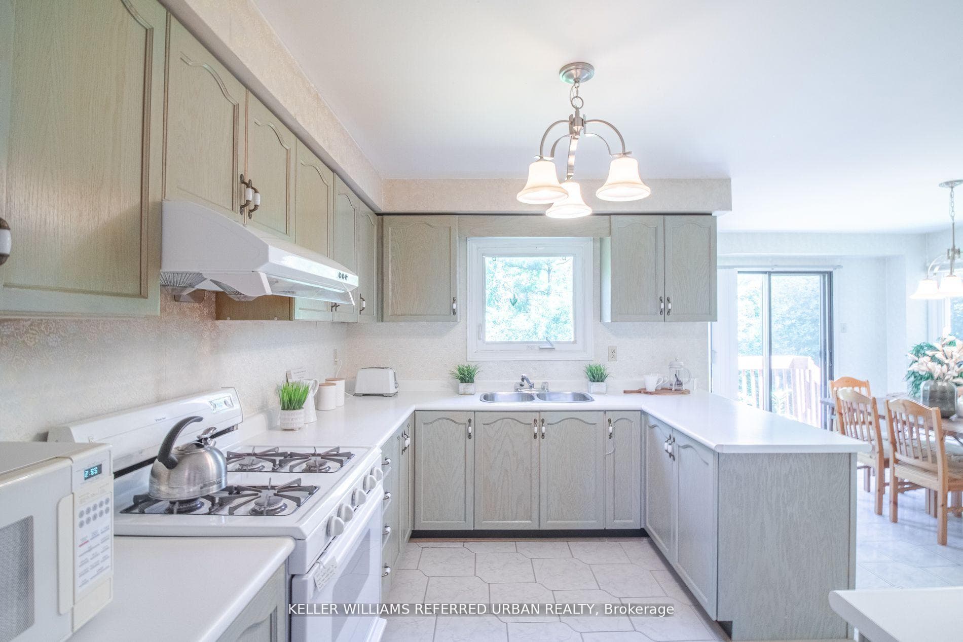 104 Bernard Avenue photo 12