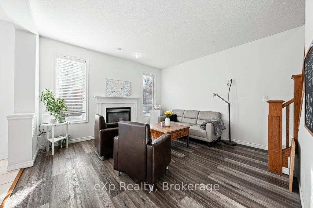 53 Truesdale Crescent photo 6