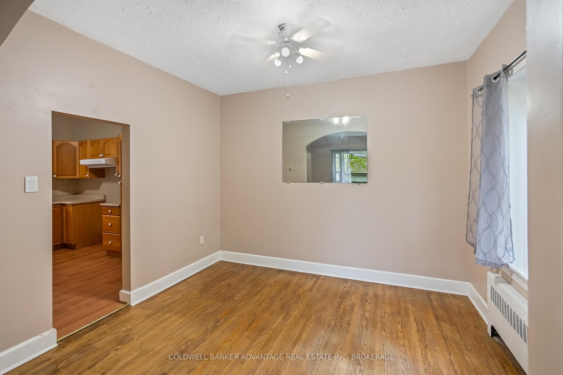 257 Niagara Street photo 35