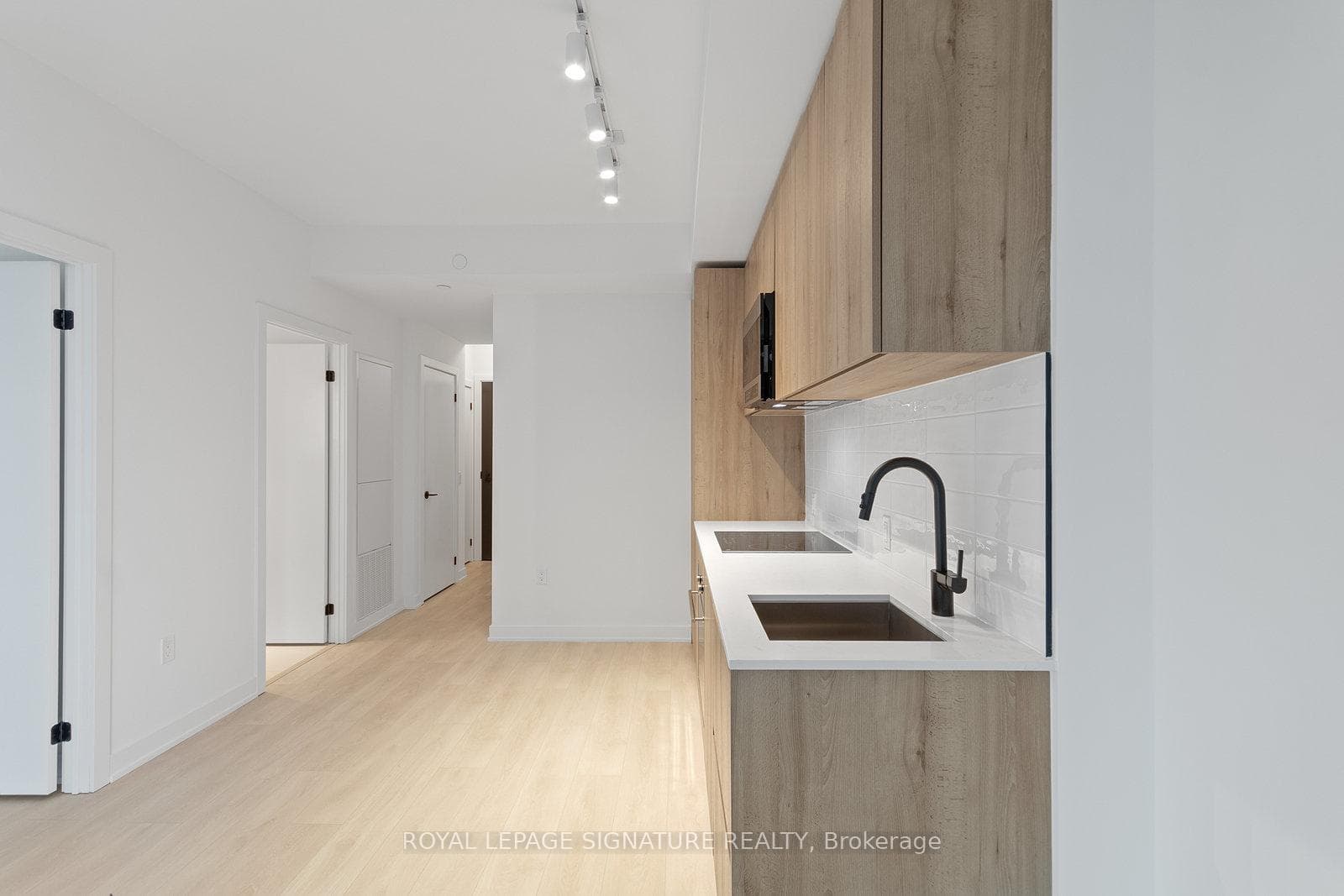 117 Broadway Avenue Unit 1613 photo 8