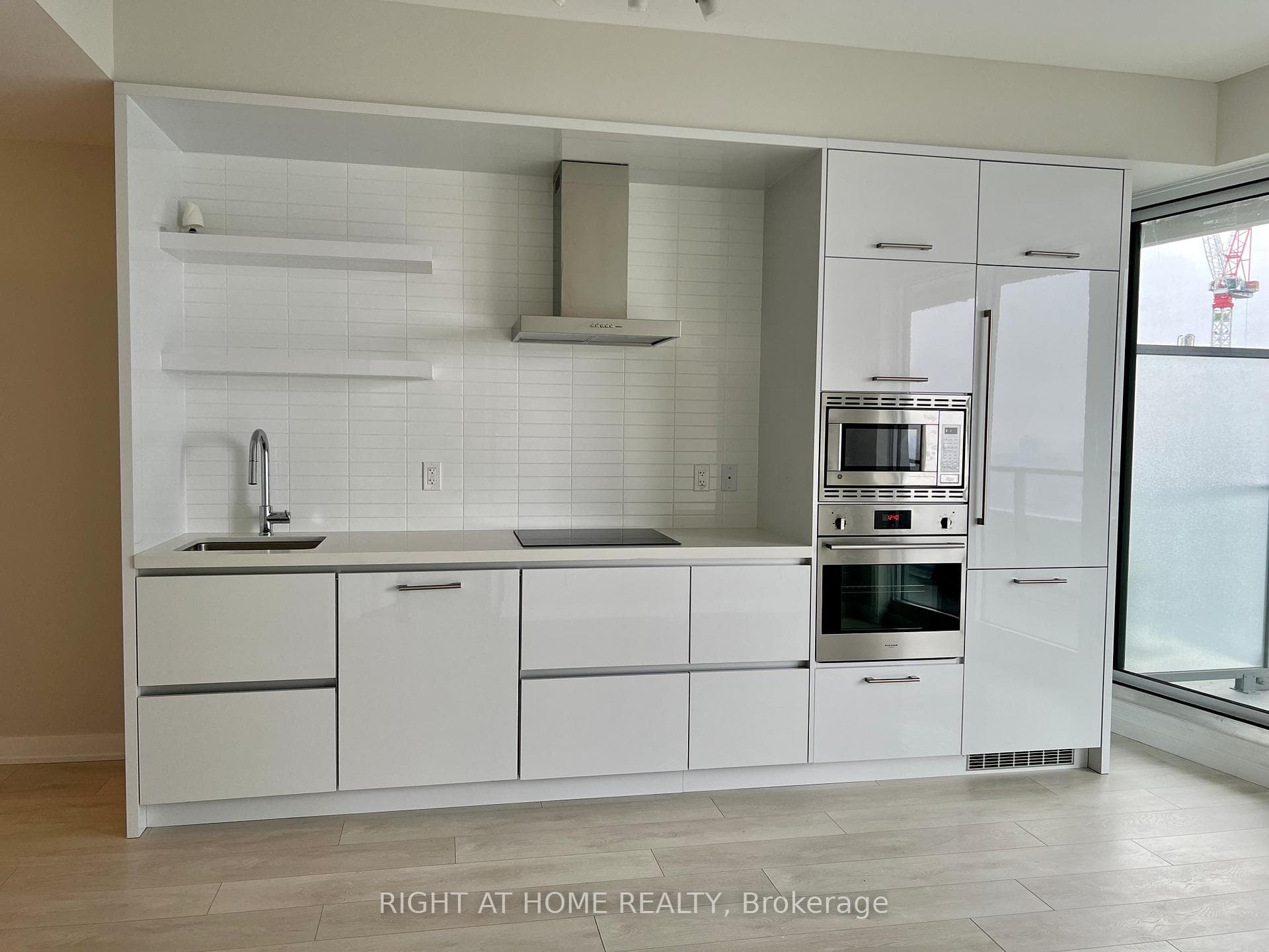 2221 Yonge Street Unit 2505 photo 3