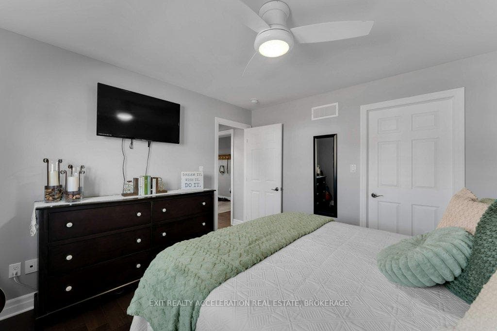 86 Hartwood Crescent photo 25