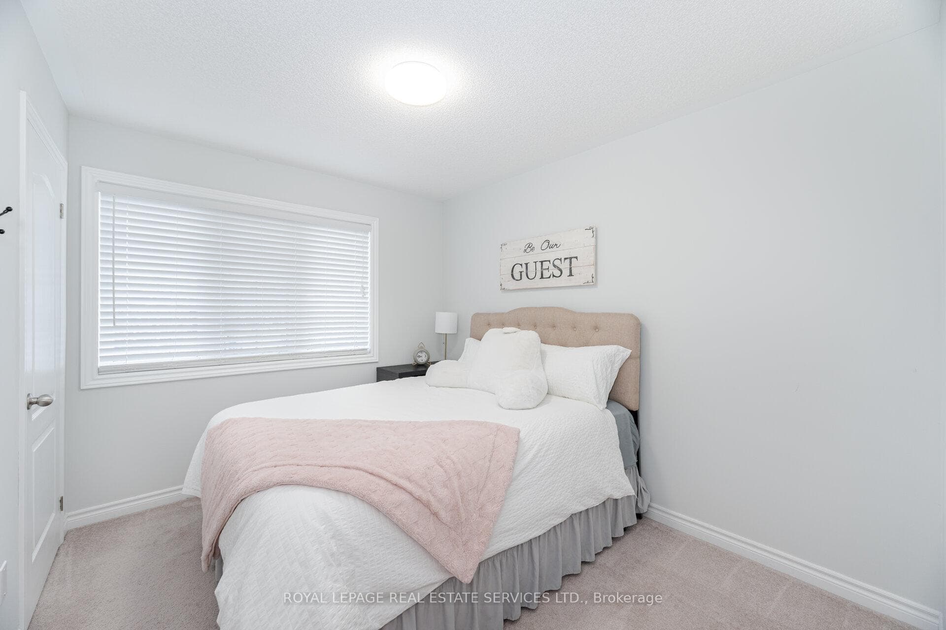 140 Stonemount Crescent photo 21