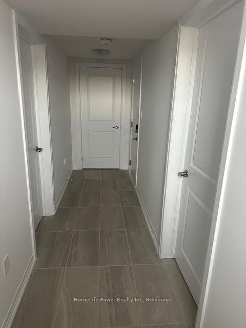466 Gillespie Street photo 2