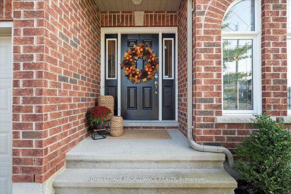 1351 Frank Street photo 3