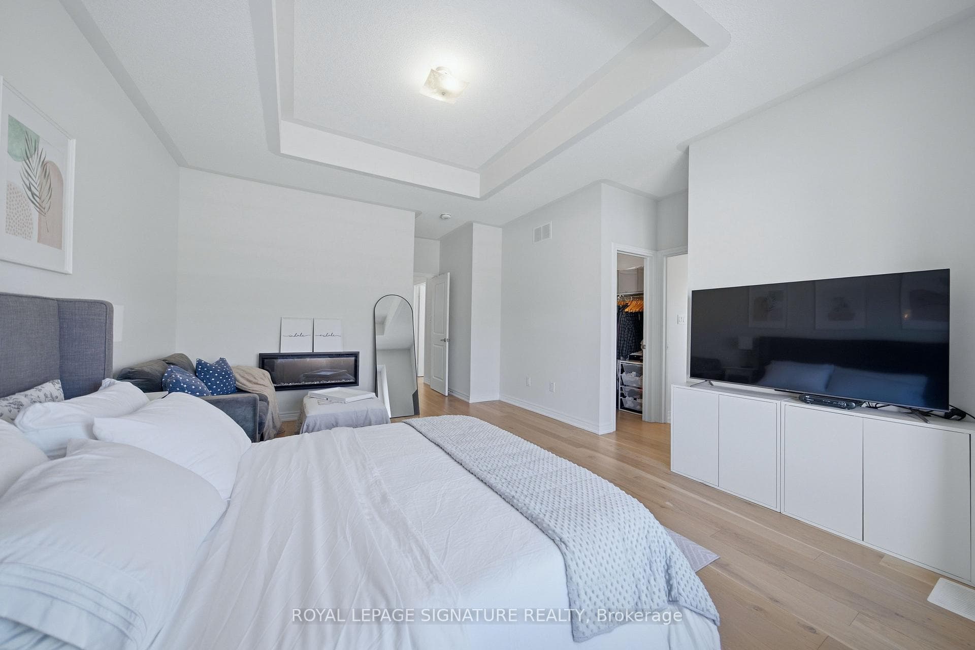 209 Clockwork Drive photo 30