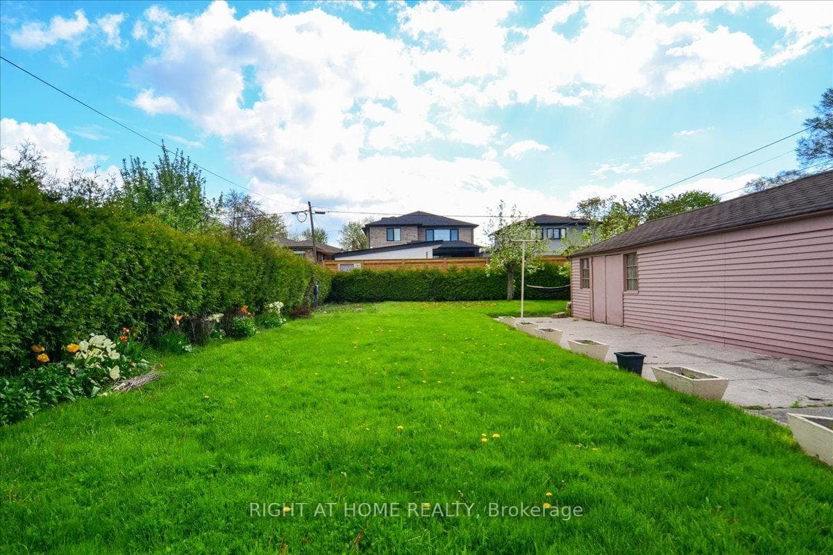 35 Ingleside Drive Unit Upper photo 8