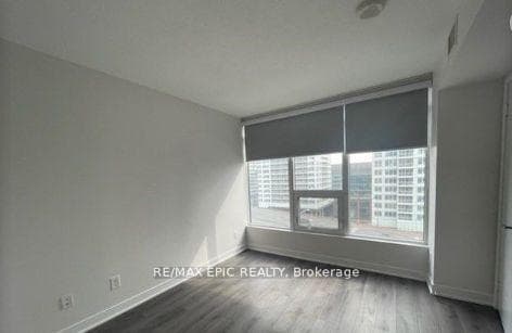 80 Queens Wharf Road Unit 1010 photo 4