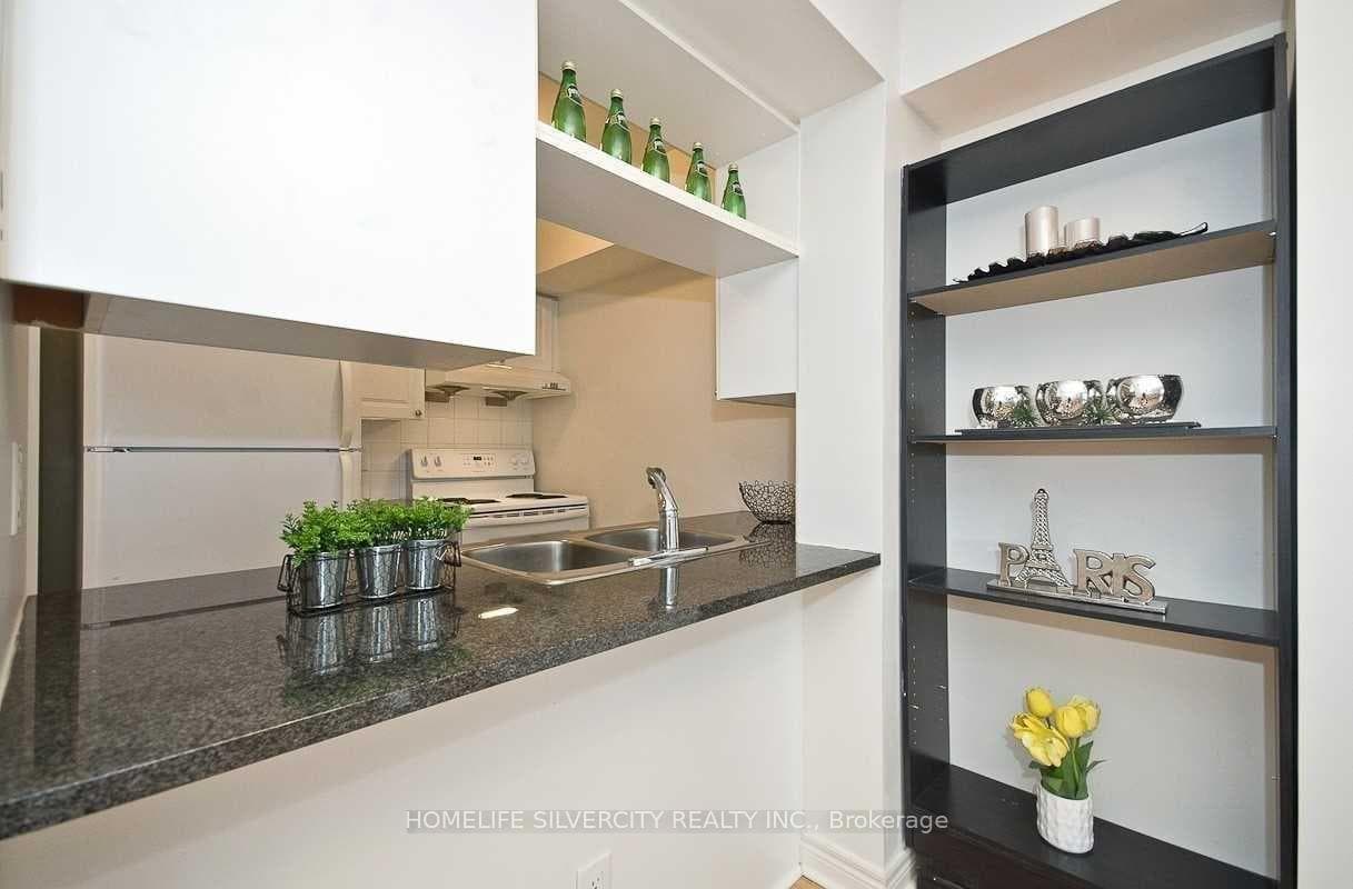 70 Town Centre Court Unit 1105 photo 8