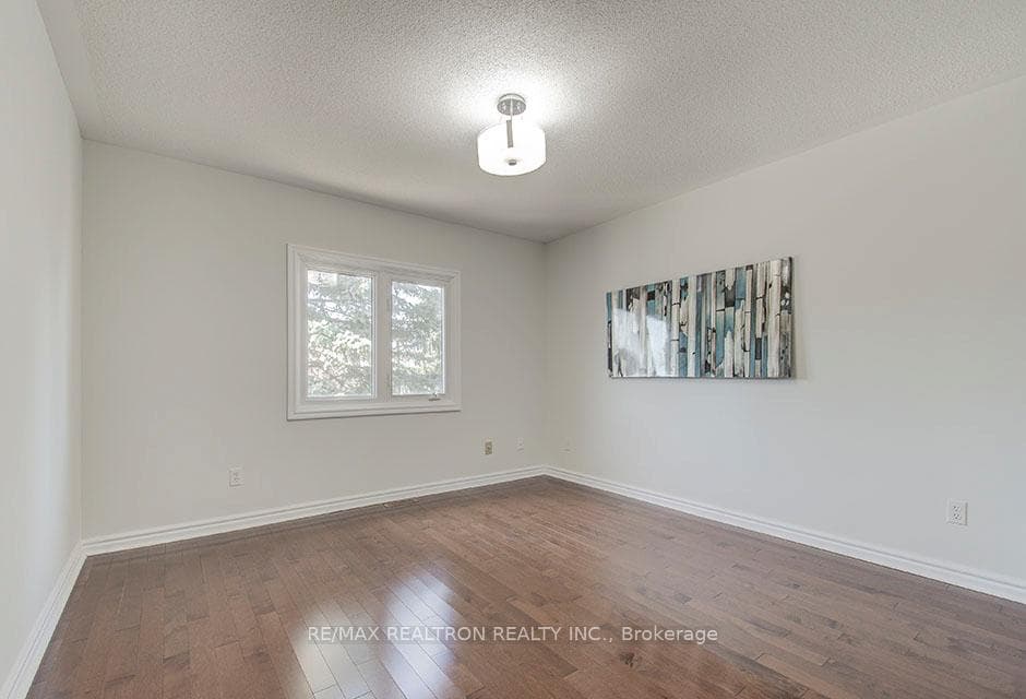 27 John Stiver Crescent photo 21
