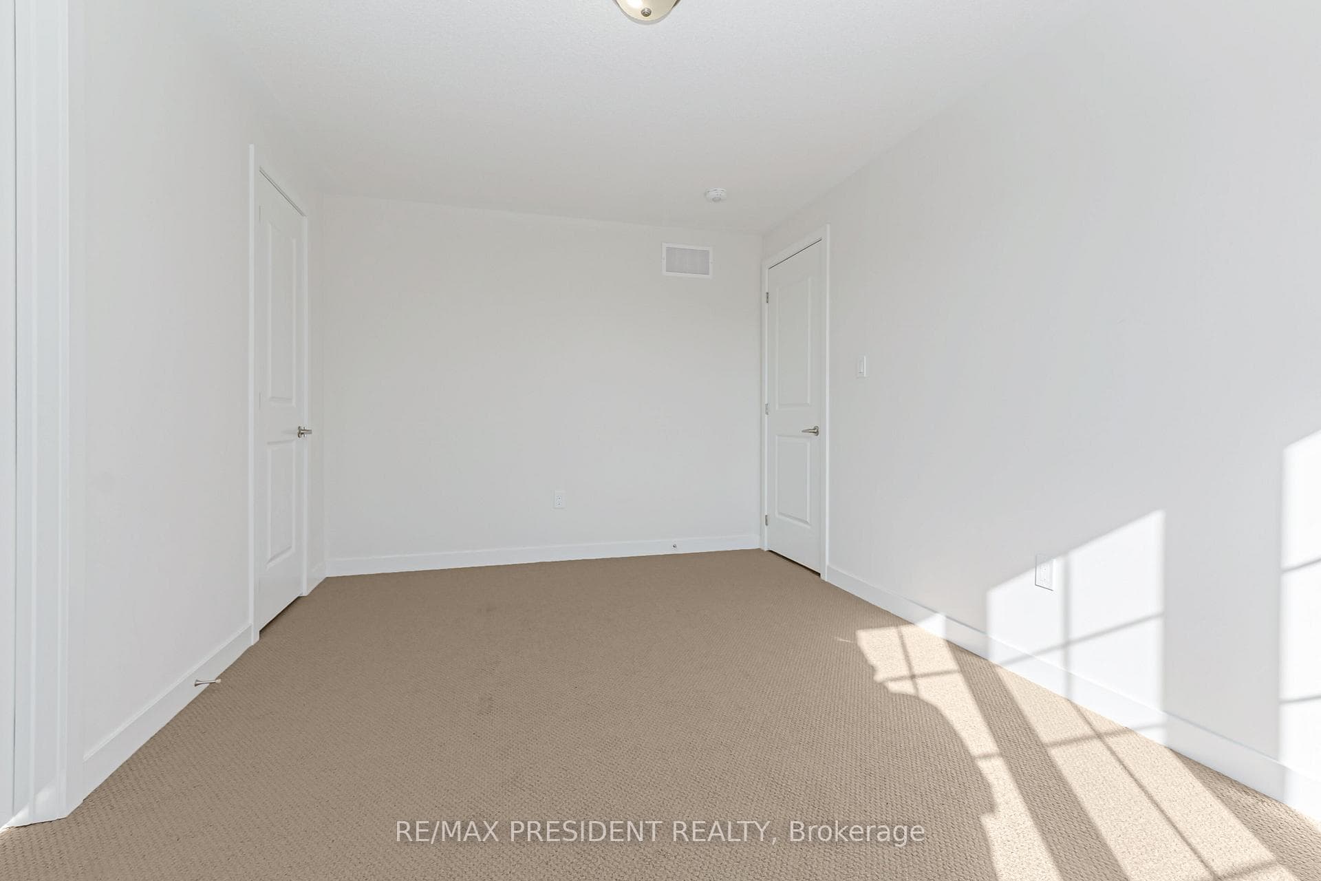 39 Henshaw Drive photo 26