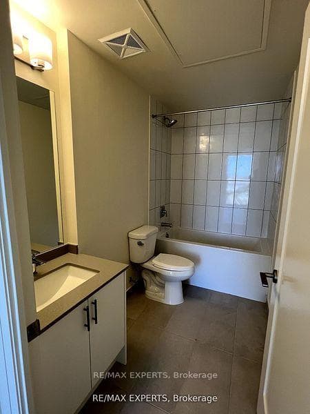 9000 Jane Street Unit 1525 photo 12